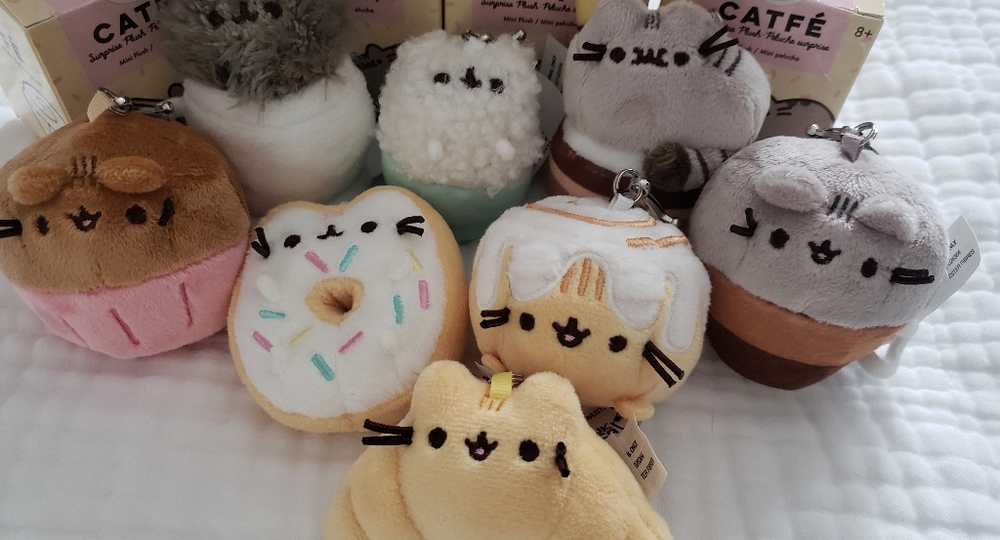 Pusheen Catfe Cat Kitty Keychain Complete Collection Mystery Box 8 Charms NO BOX